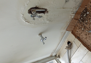 龙胜卫生间测漏水